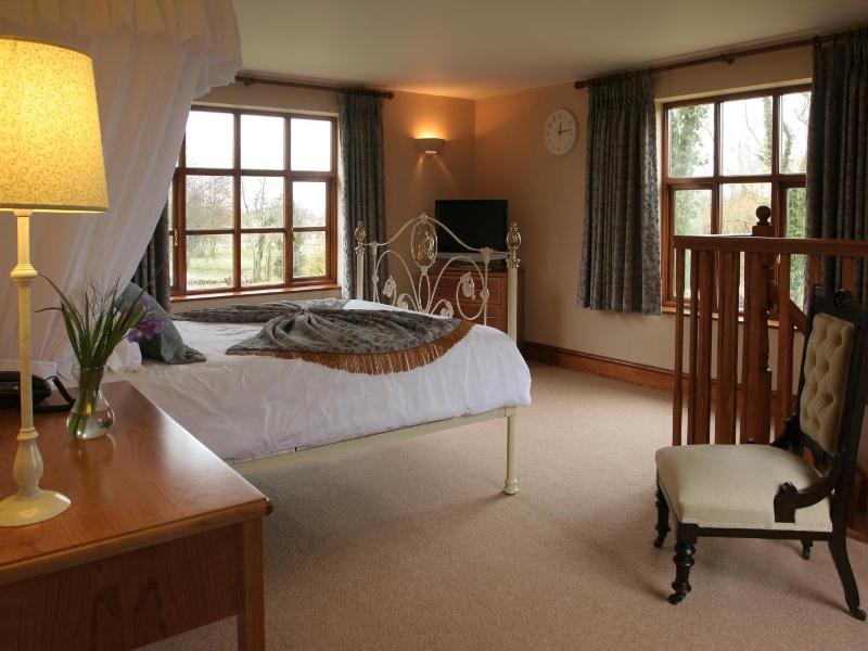 Ivy House Country Hotel image