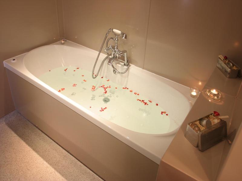 Ivy House Country Hotel image