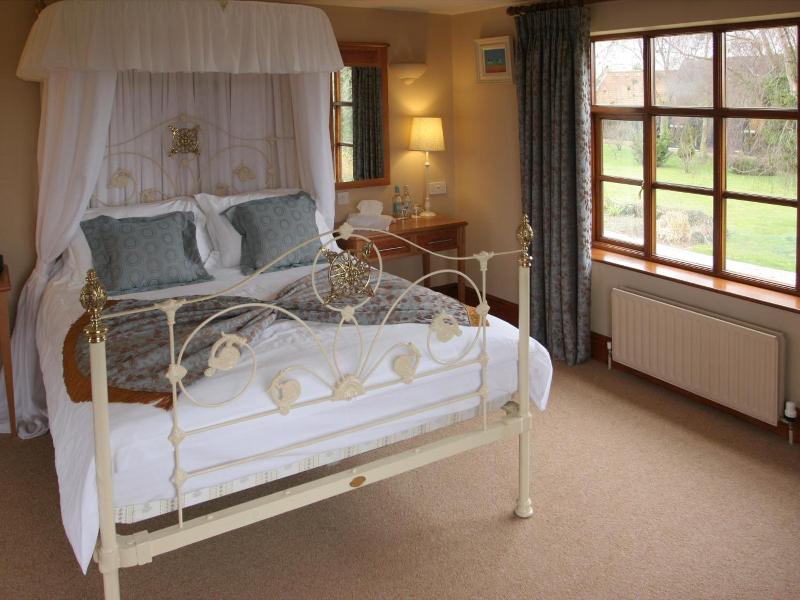 Ivy House Country Hotel image