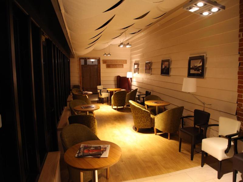 Ivy House Country Hotel image
