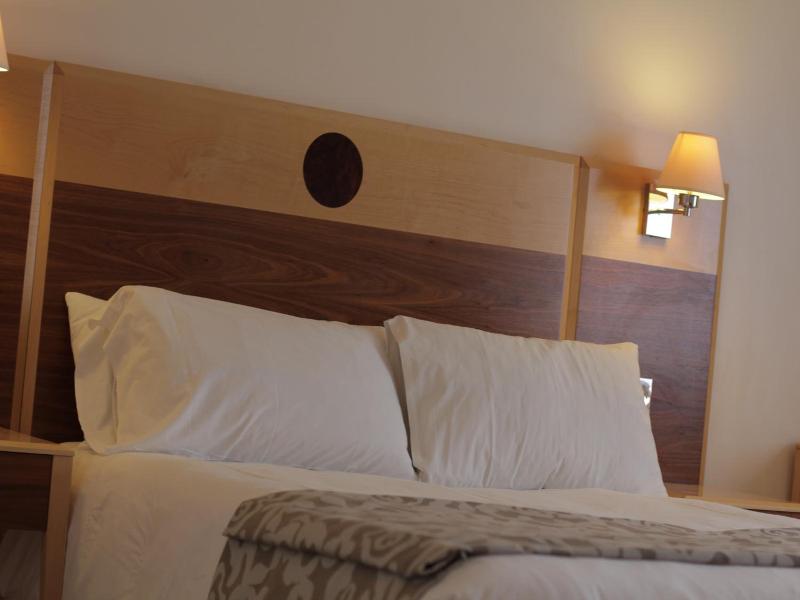 Ivy House Country Hotel image