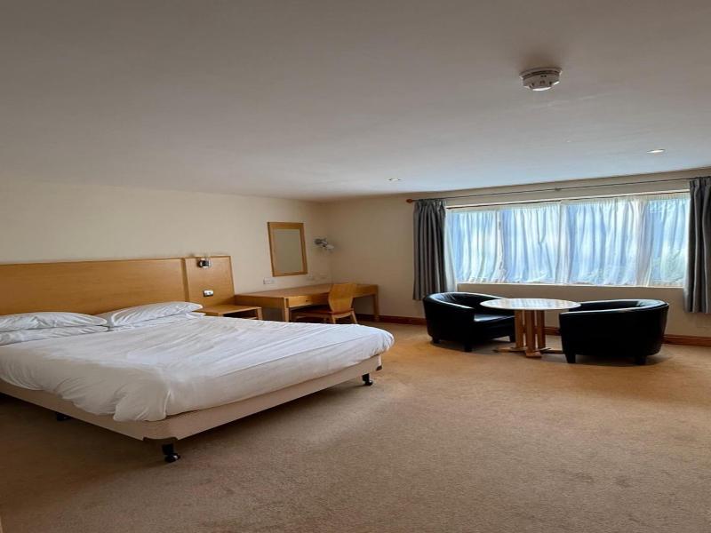 Ivy House Country Hotel image