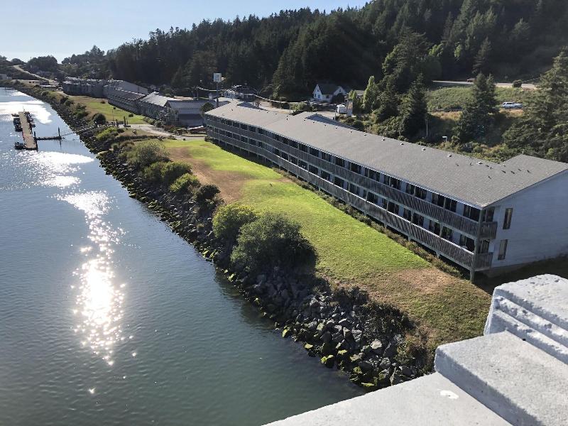 Jot's Resort image