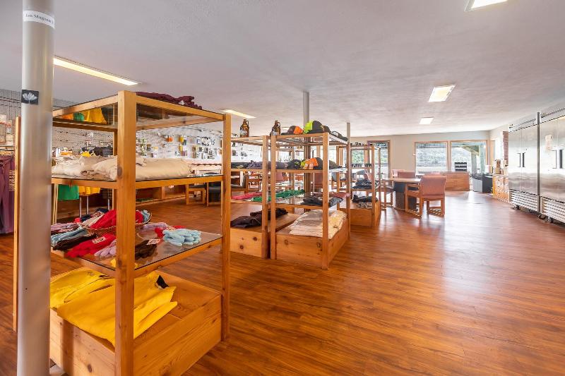 Jot's Resort image