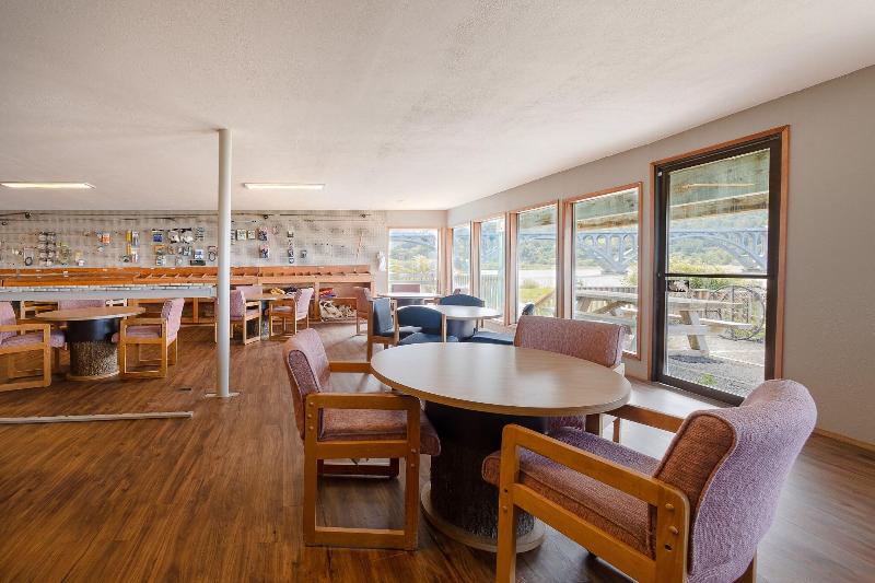 Jot's Resort image