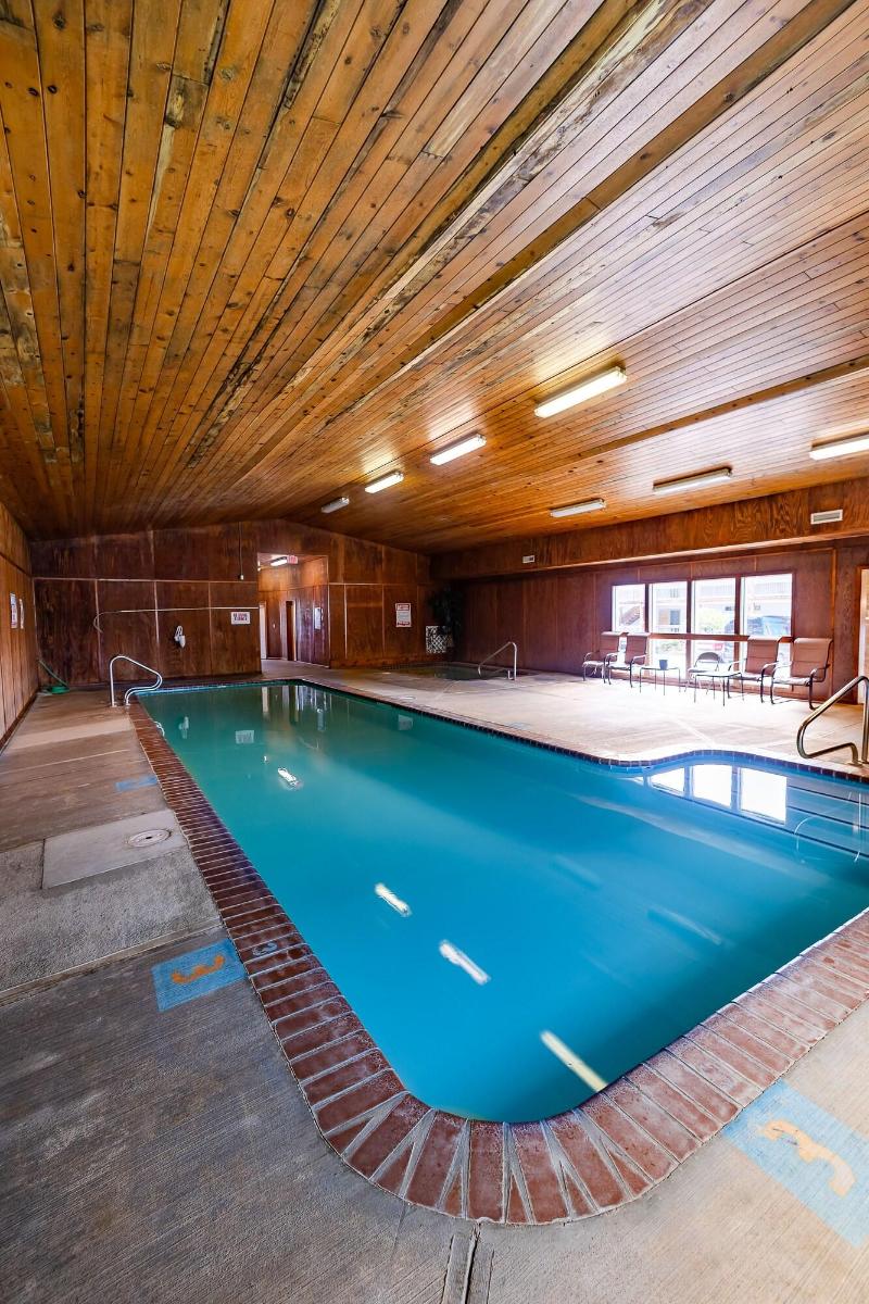 Jot's Resort image