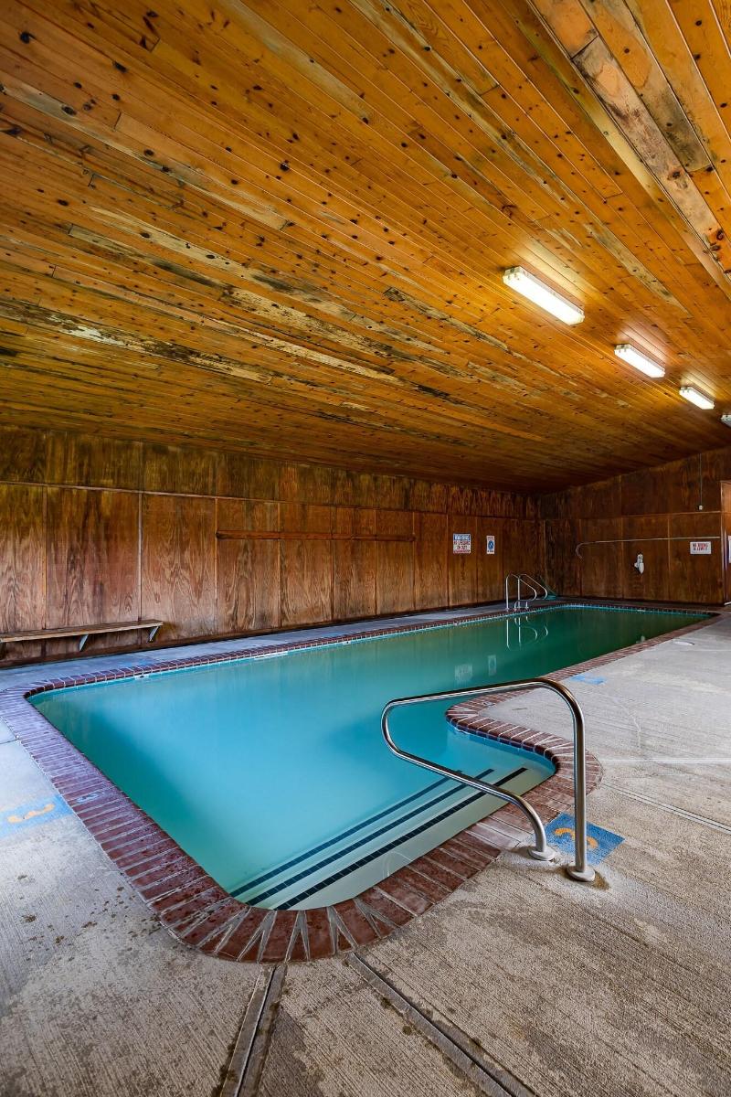 Jot's Resort image