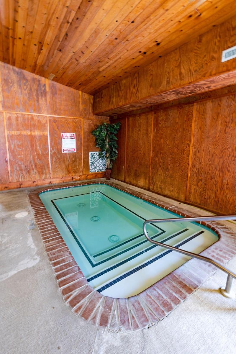 Jot's Resort image