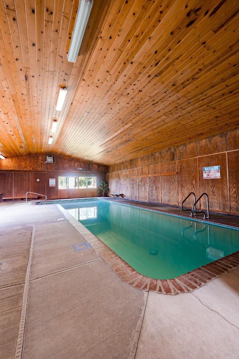 Jot's Resort image