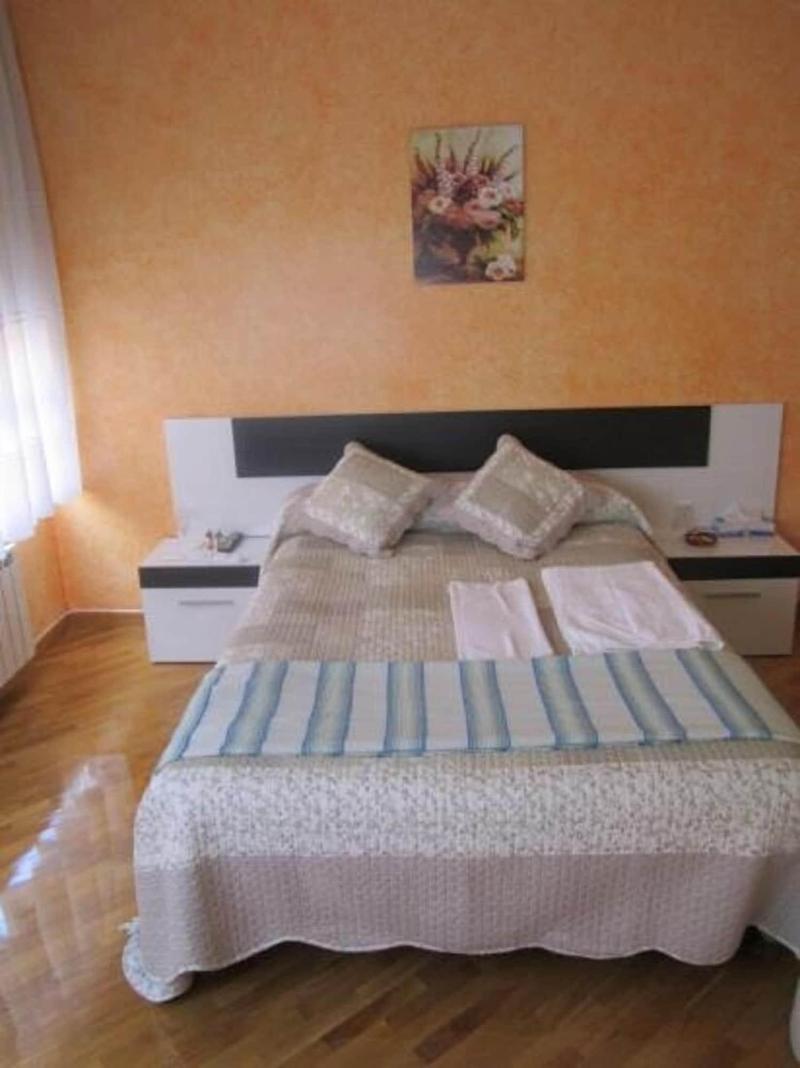 Hostal Becares image