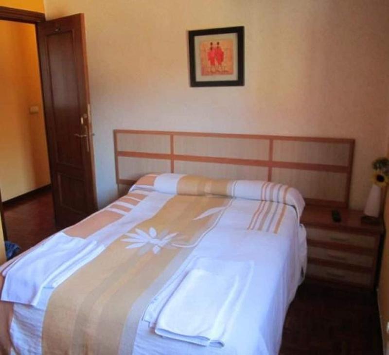 Hostal Becares image