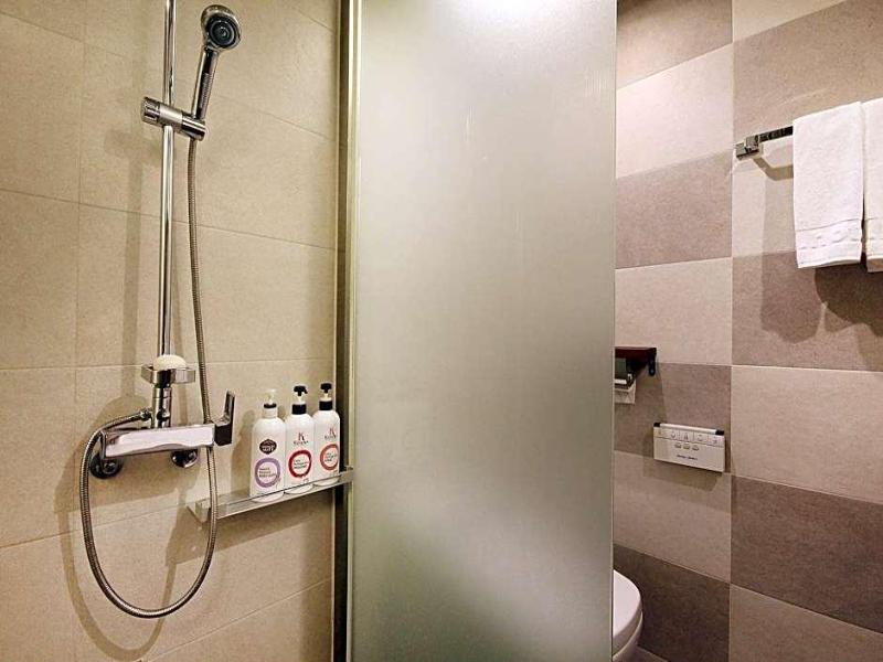 H Drive Hotel image