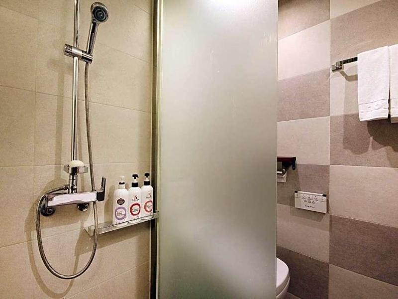 H Drive Hotel image