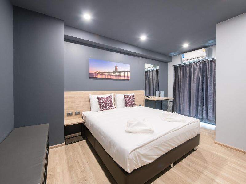Oblique Apartment image