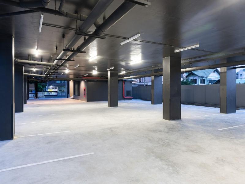 Oblique Apartment image