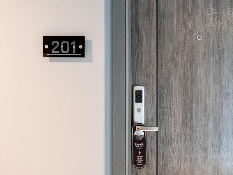Oblique Apartment image
