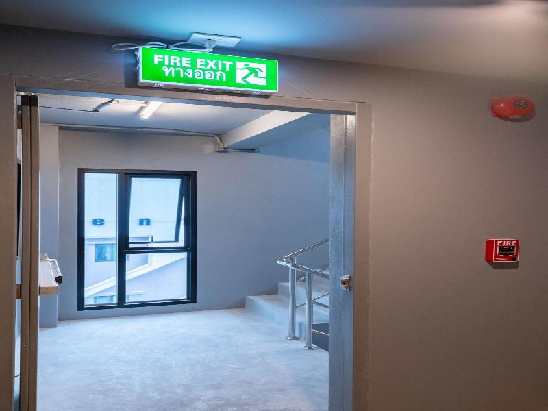 Oblique Apartment image