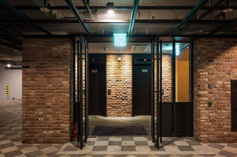 Hotel March image