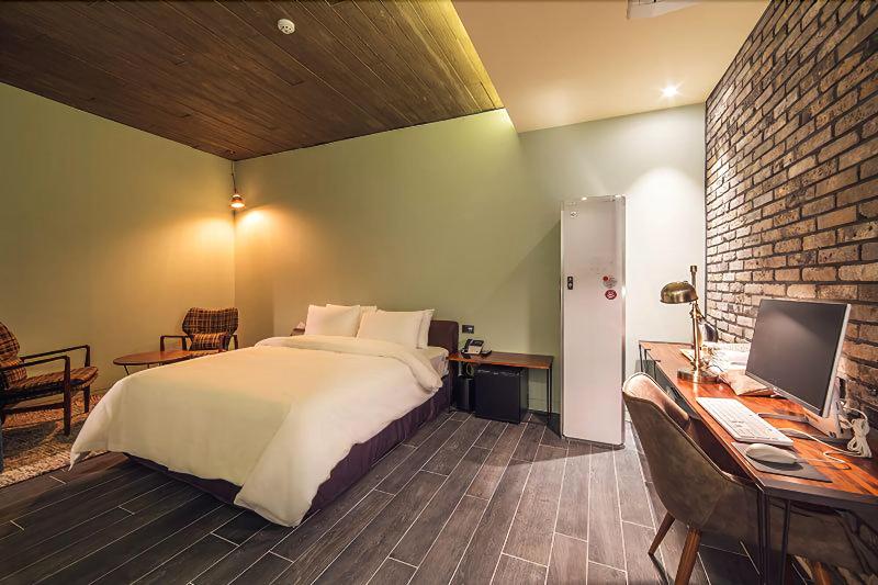 Hotel March image