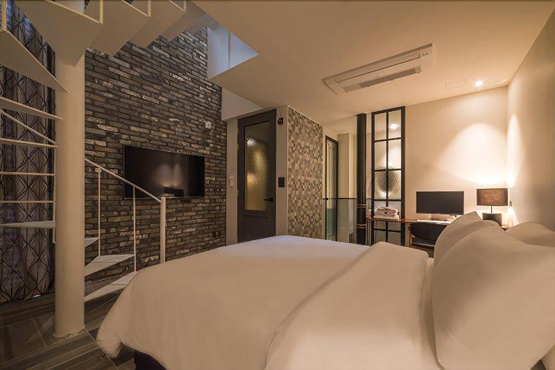 Hotel March image
