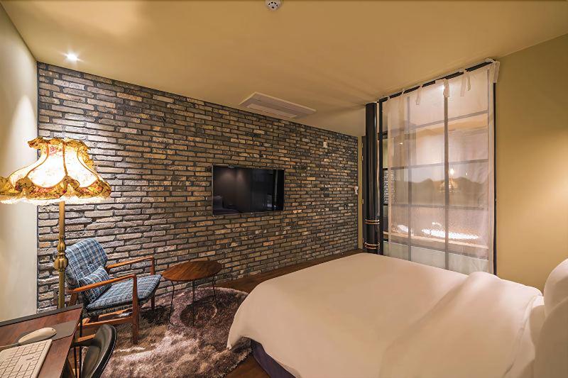Hotel March image
