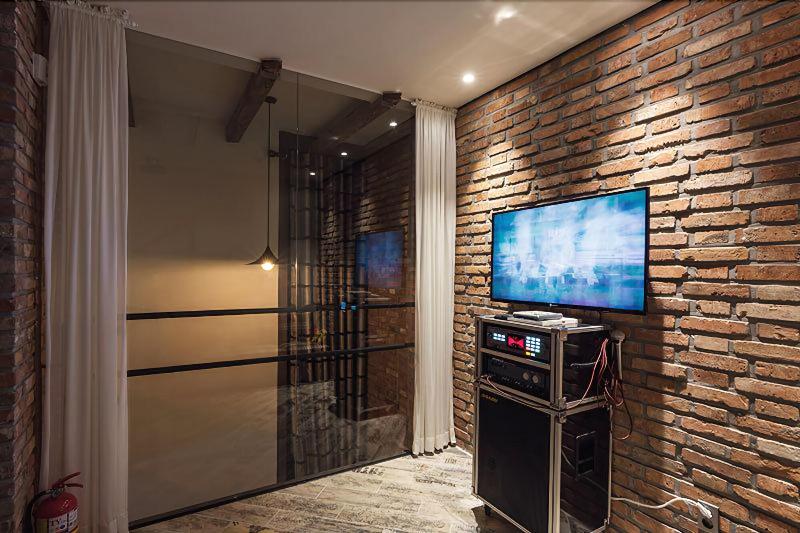 Hotel March image