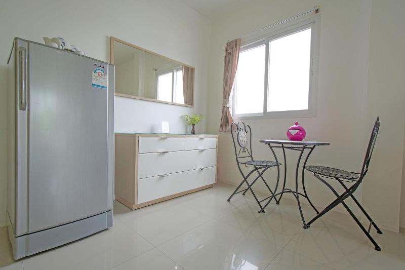 Sansuk Apartment image