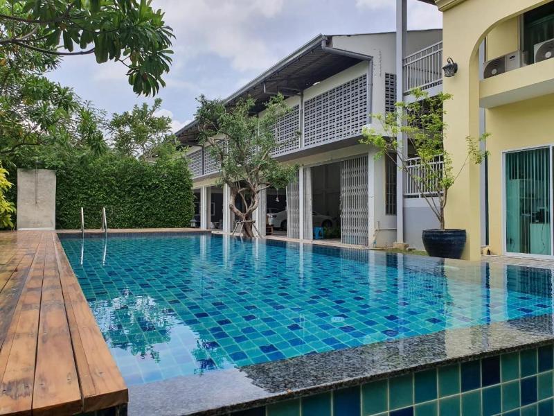 Latima Boutique Hostel image