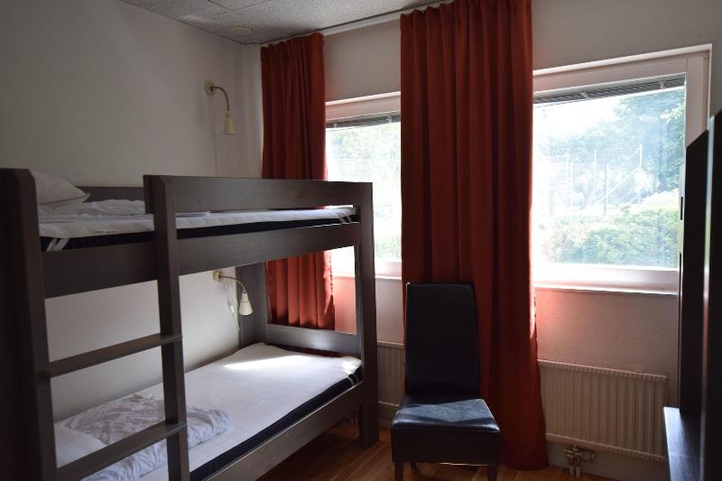 Hostel Snoozemore image