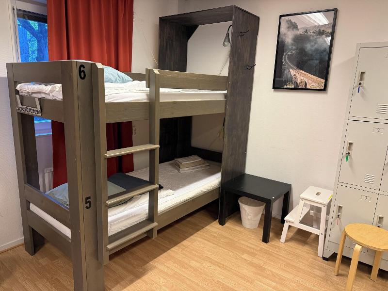 Hostel Snoozemore image