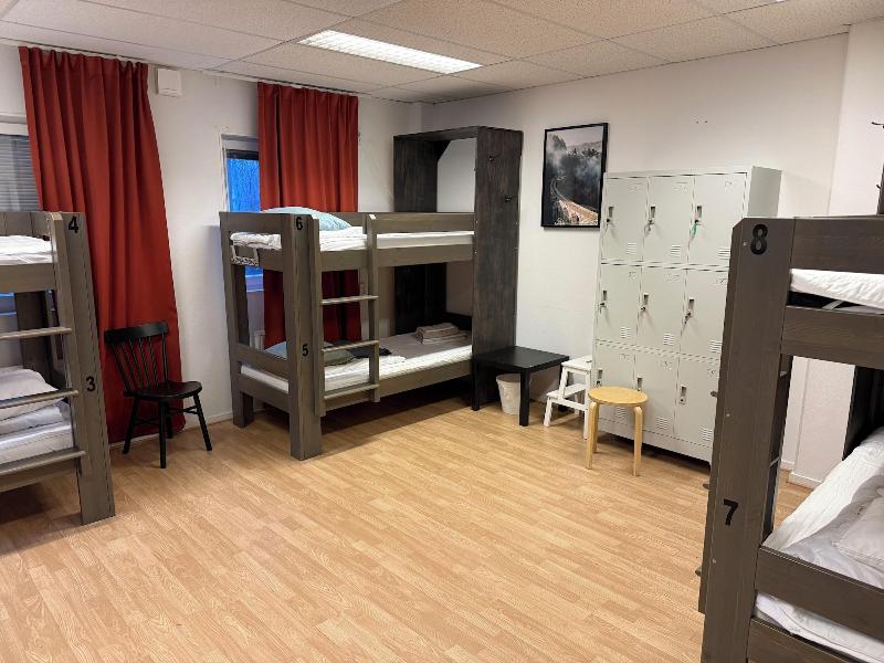 Hostel Snoozemore image