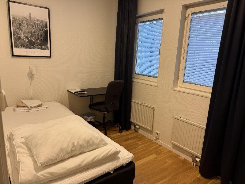 Hostel Snoozemore image