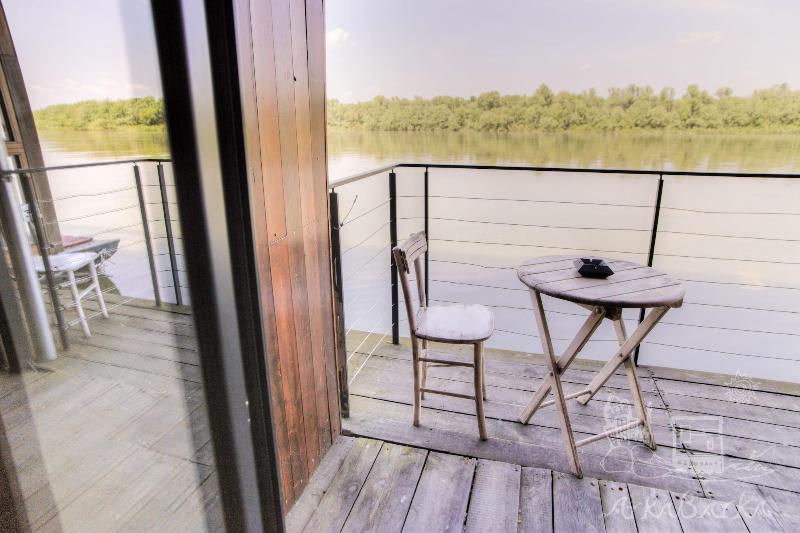 Arkabarka Floating Hostel And Apartments image