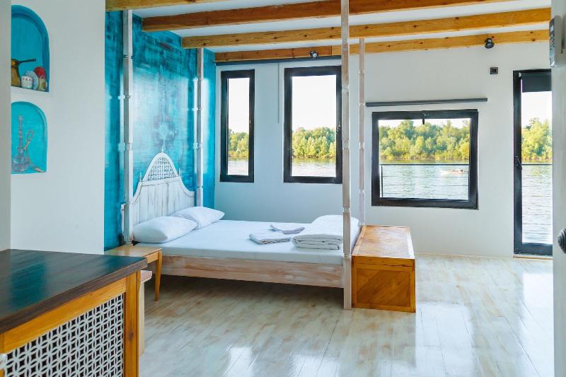 Arkabarka Floating Hostel And Apartments image