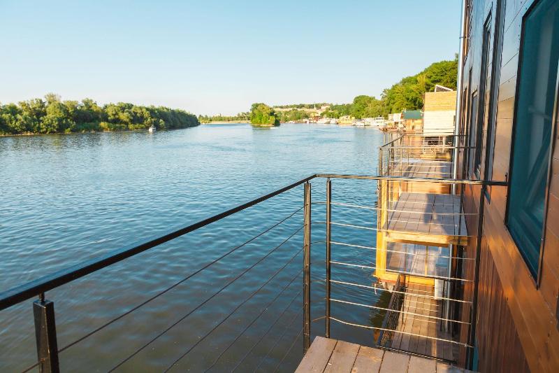 Arkabarka Floating Hostel And Apartments image