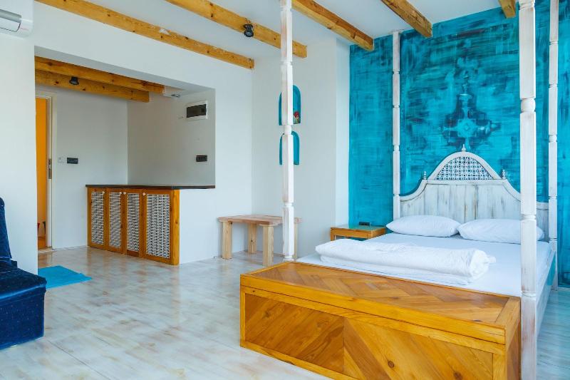 Arkabarka Floating Hostel And Apartments image