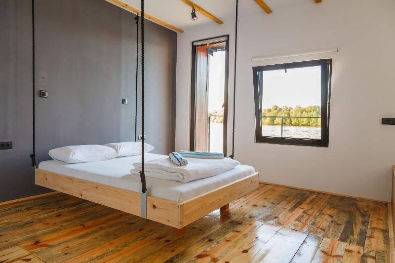 Arkabarka Floating Hostel And Apartments image