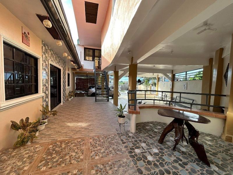 Evangeline Garden And Lodge image
