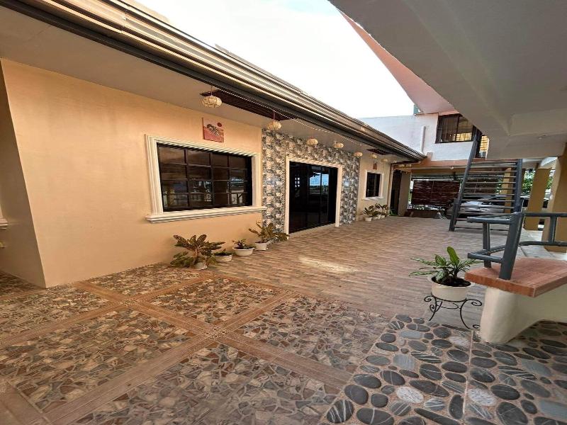 Evangeline Garden And Lodge image