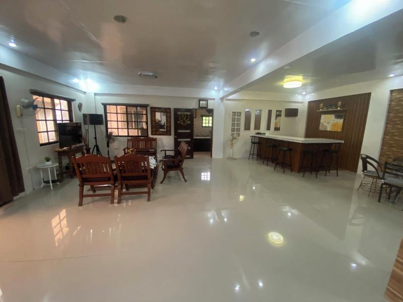 Evangeline Garden And Lodge image