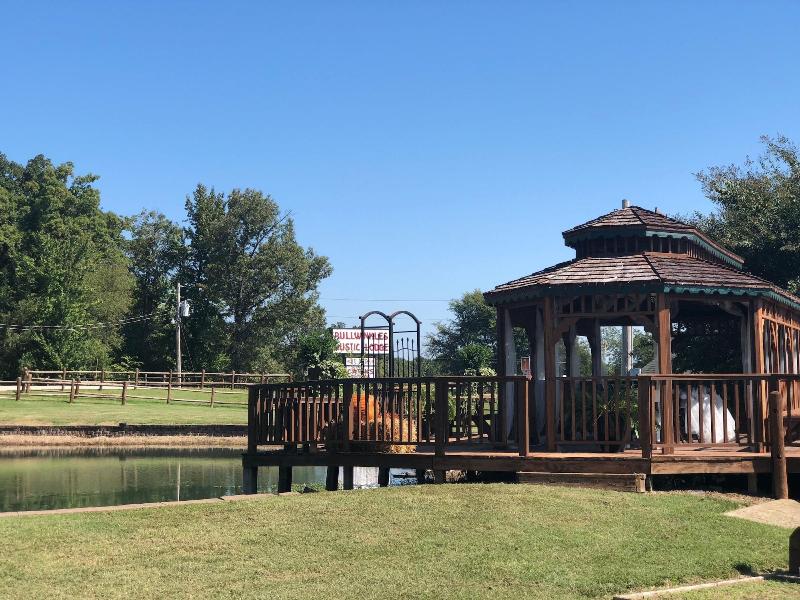 Bullwinkles Rustic Lodge image