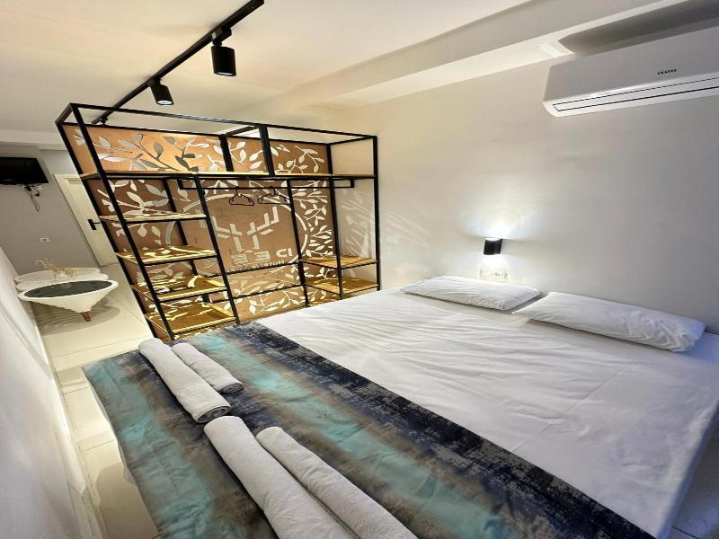 Hotel Alyans image