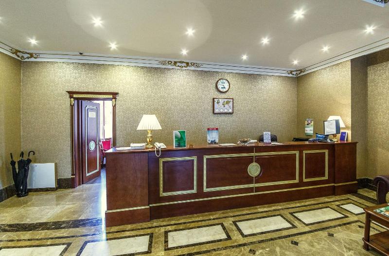 Avshar Hotel