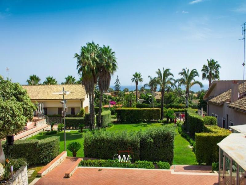 Hotel La Cavalera image