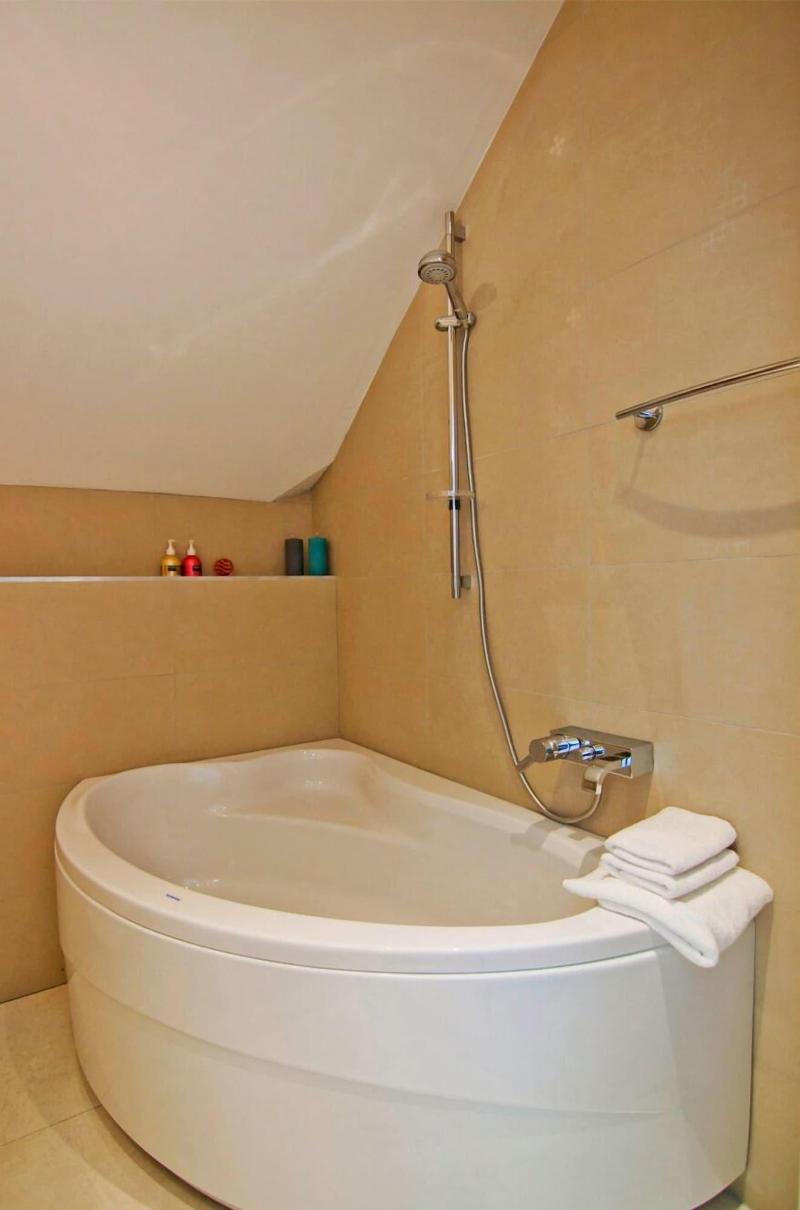 Laura Lux Suites image