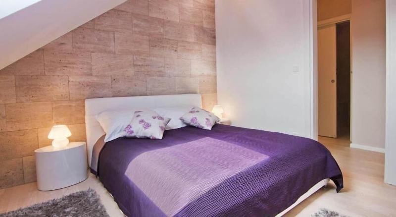 Laura Lux Suites image