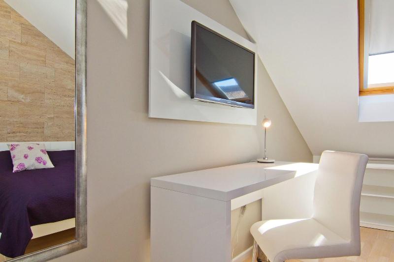 Laura Lux Suites image