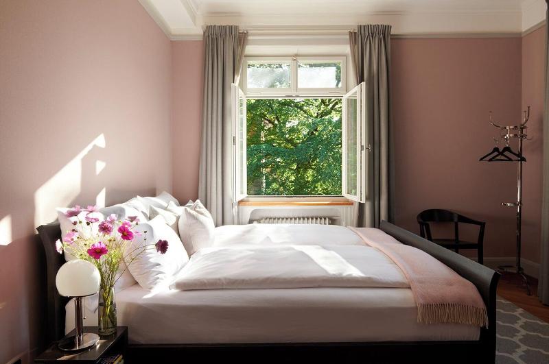 Signau House & Garden image