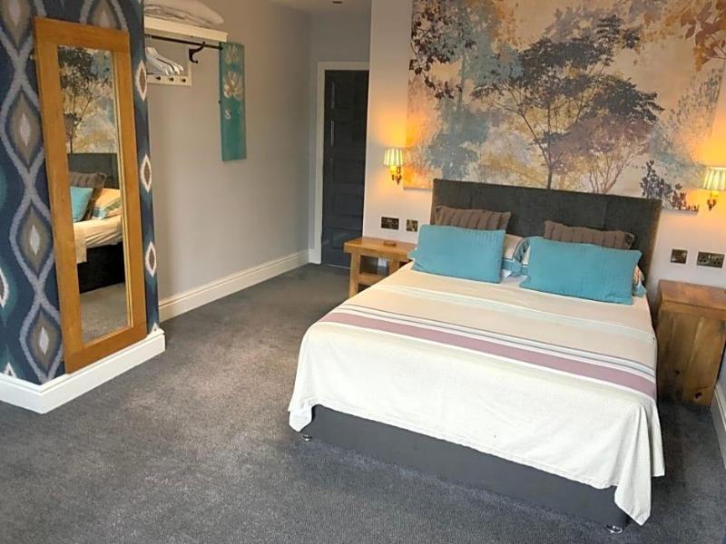 Wheldale Hotel image