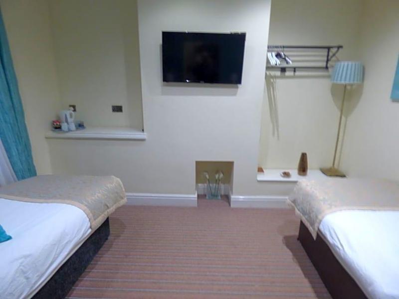 Wheldale Hotel image